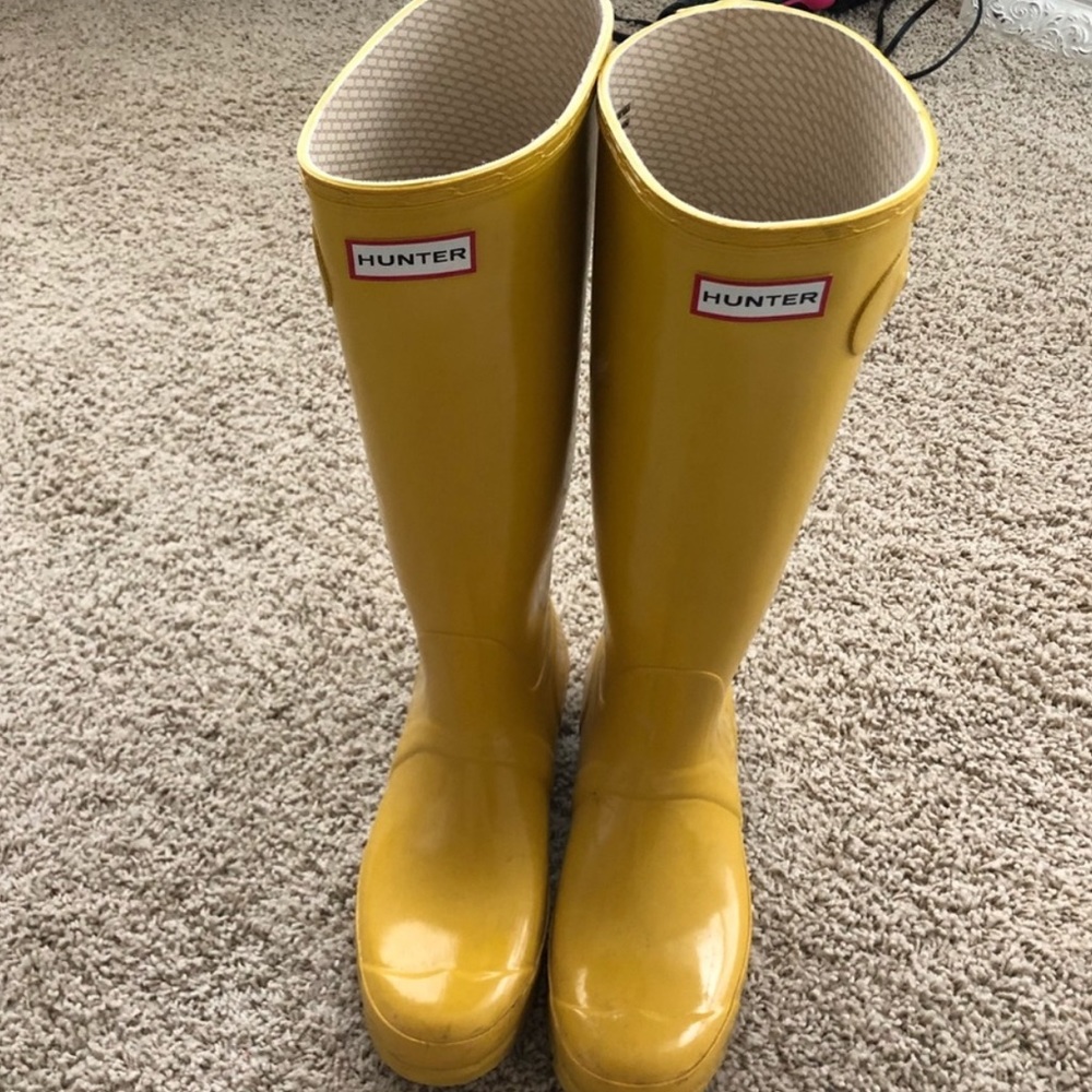 Hunter rain boots yellow
